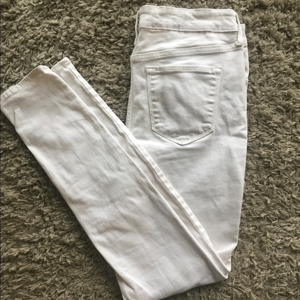 White skinny jeans